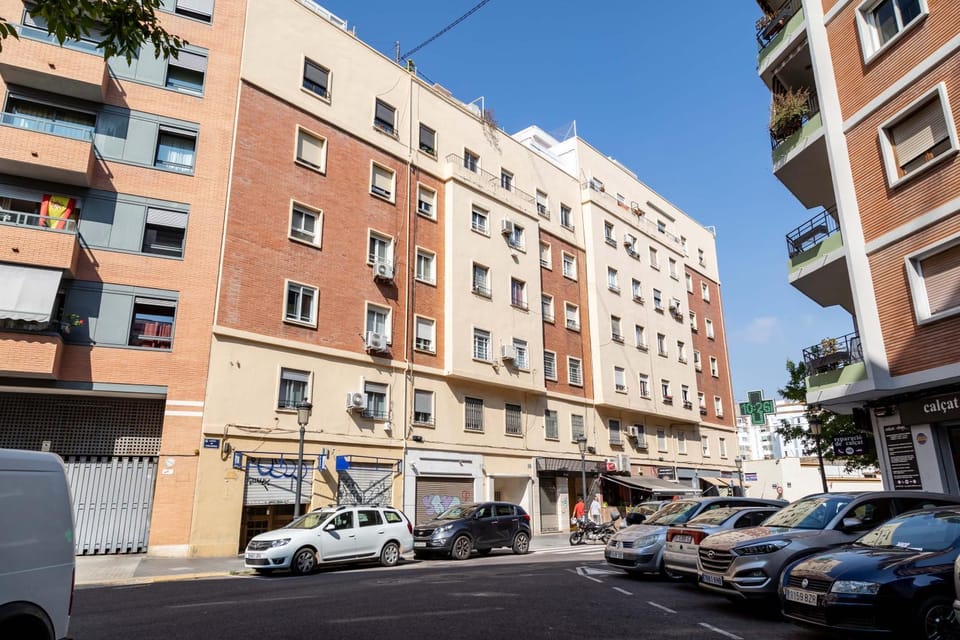 Property building, Facade/entrance, Off site, Day, Neighbourhood, Bird's eye view, Location