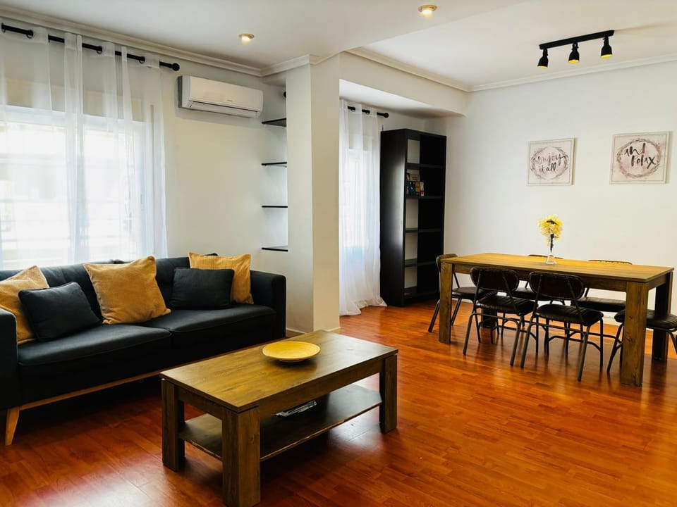 Living room, Seating area, Dining area, air conditioner