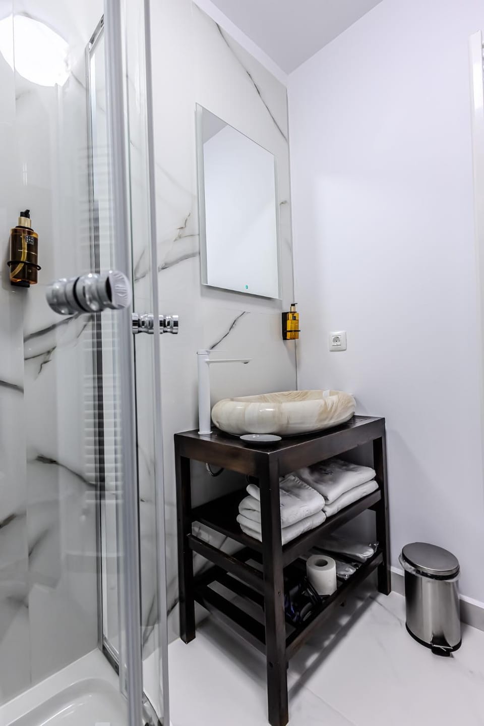 Shower, Bathroom, towels