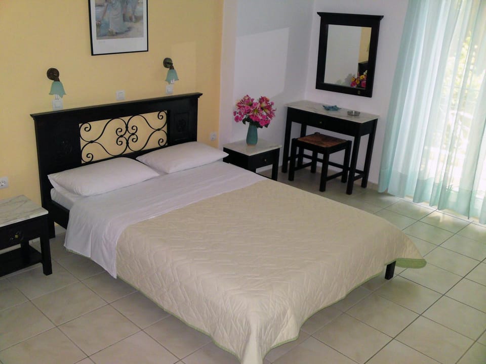 Bed, Day