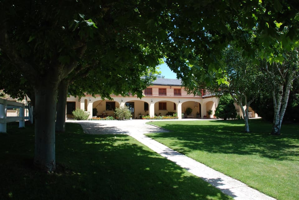 Property building, Facade/entrance, Garden