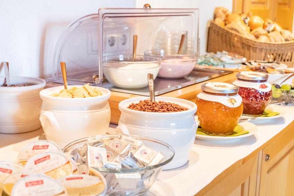 Breakfast, Buffet breakfast