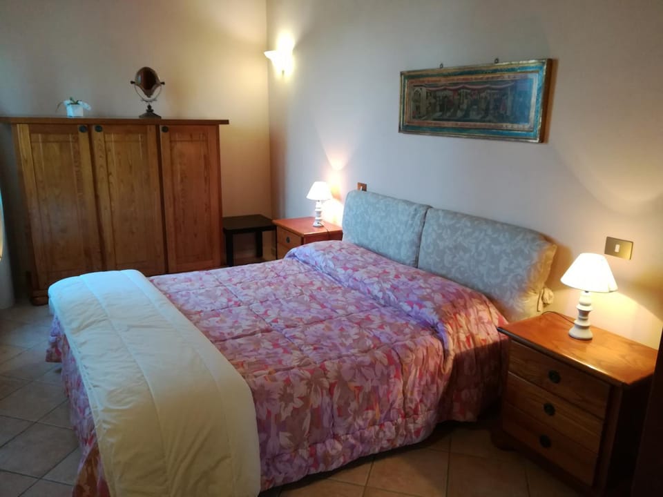 Bed, Other, Photo of the whole room
