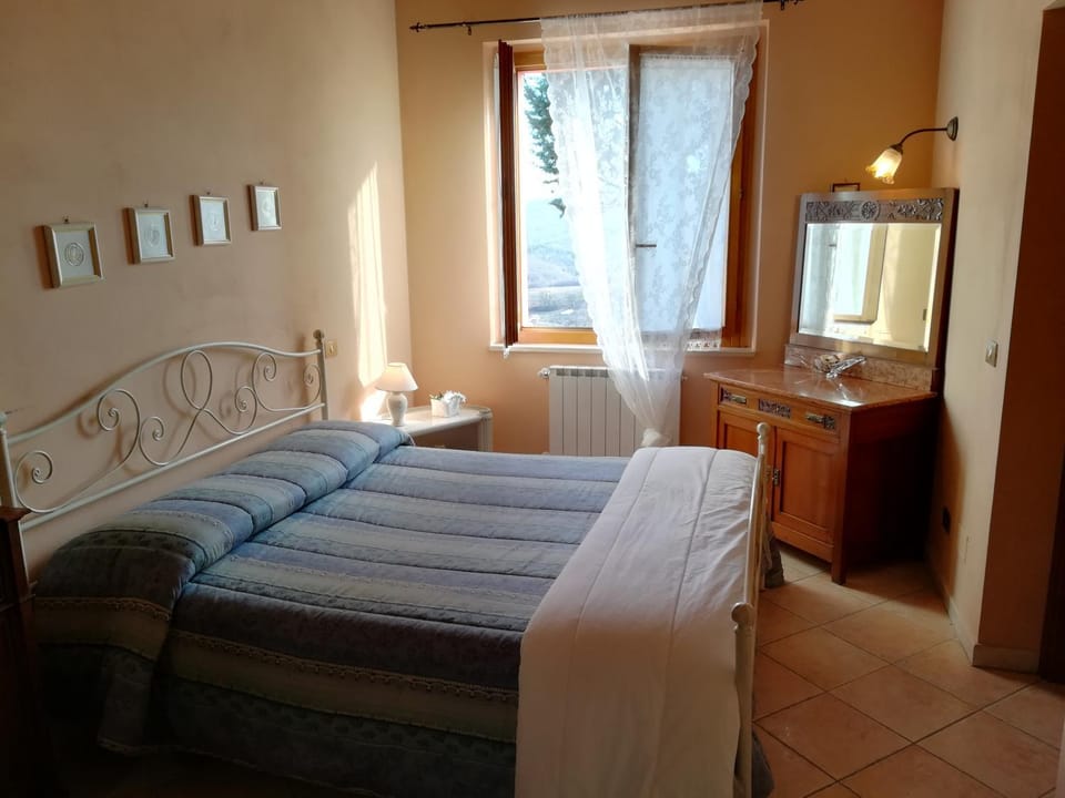 Bed, Other, Photo of the whole room