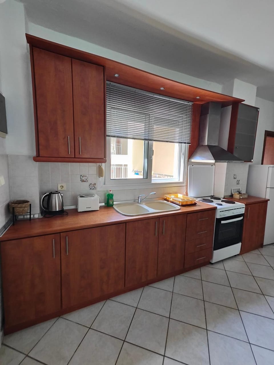 Coffee/tea facilities, oven, toaster, kitchen