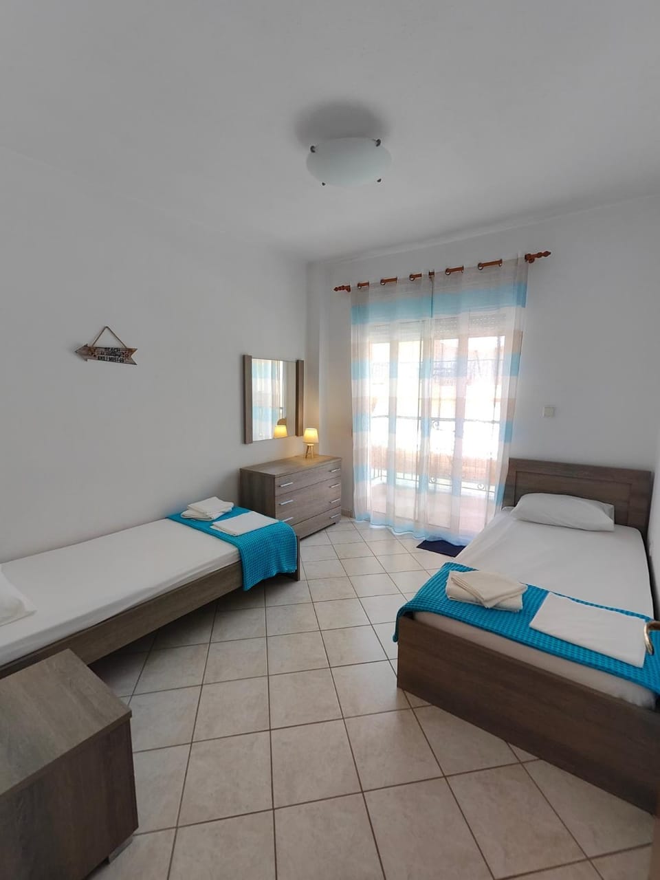 Balcony/Terrace, Bedroom, locker, towels