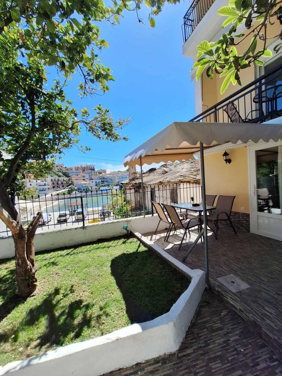 Property building, Patio, Day, Garden, View (from property/room), Balcony/Terrace, Garden view