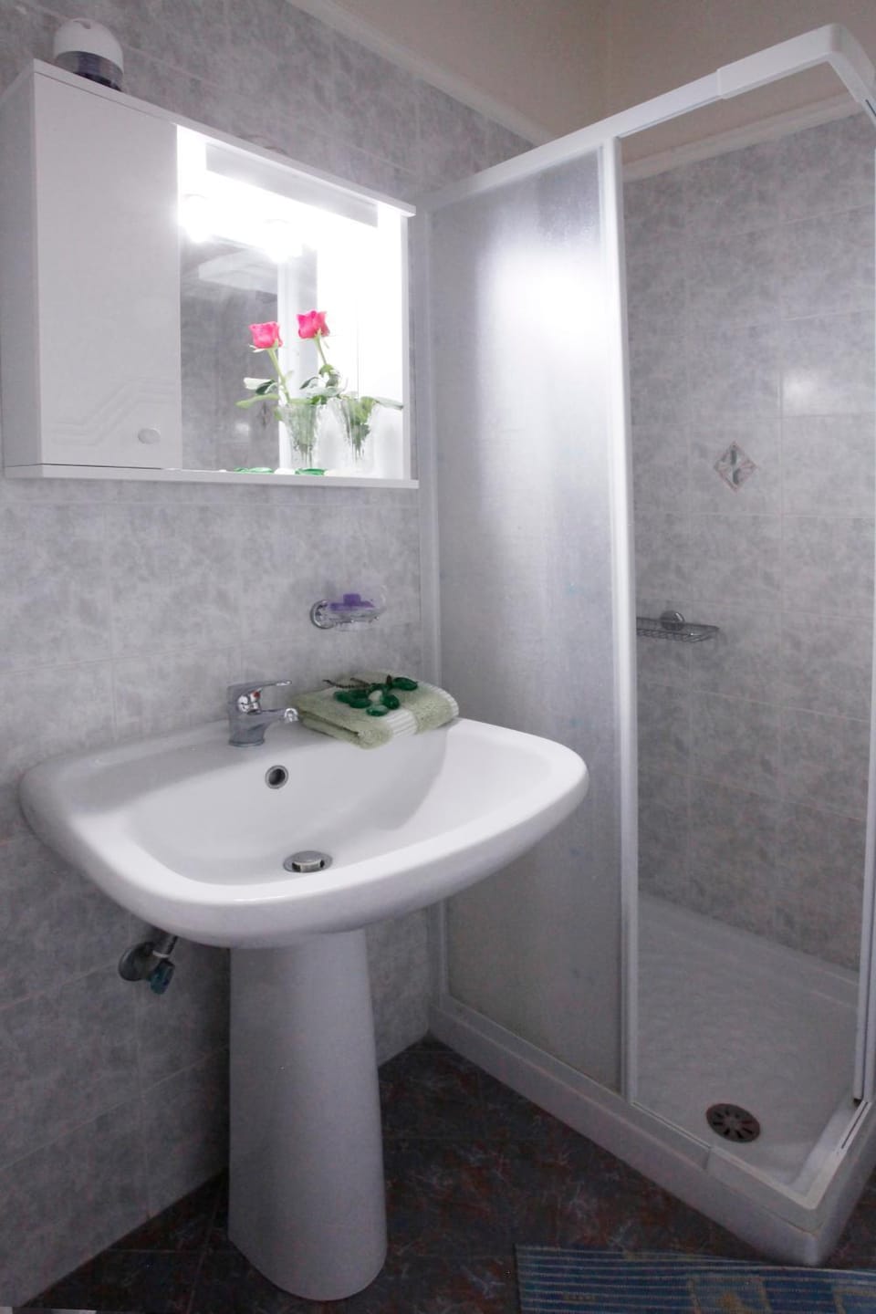 Shower, Bathroom, Floor plan