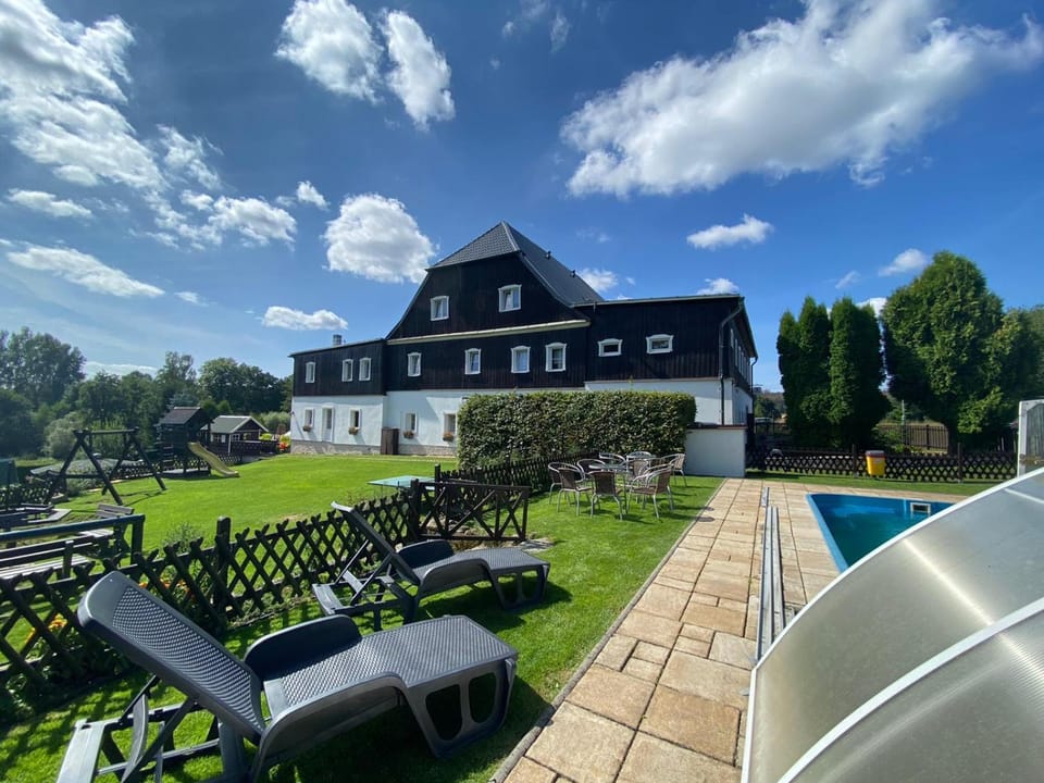 Penzion Hubertus Doubice Bed and Breakfast in Czechia