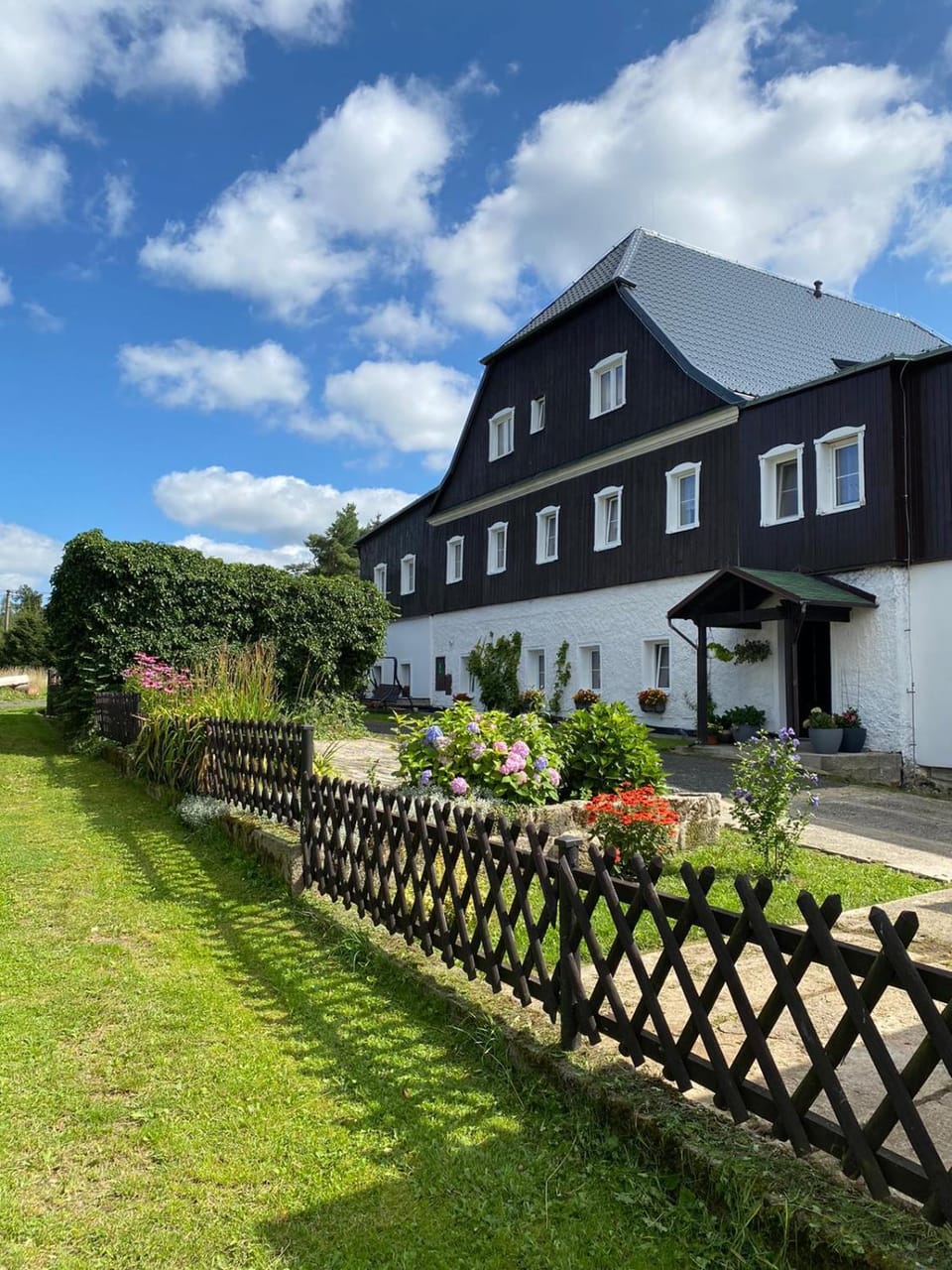 Penzion Hubertus Doubice Bed and Breakfast in Czechia