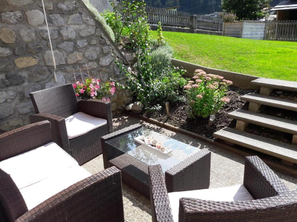 Garden, Seating area