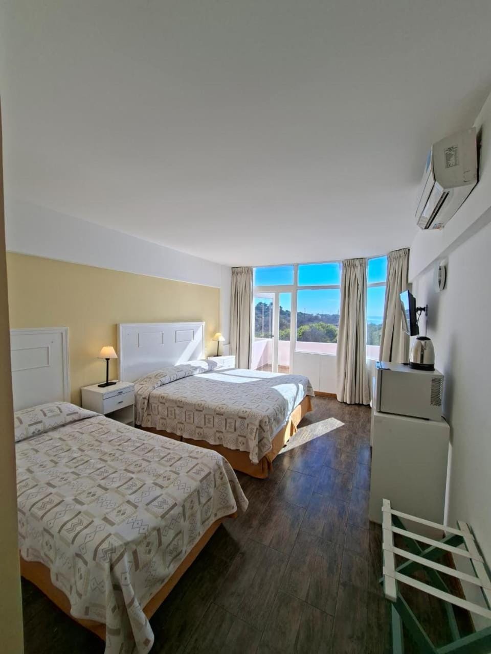 TV and multimedia, Photo of the whole room, Sea view, Breakfast, internet, air conditioner