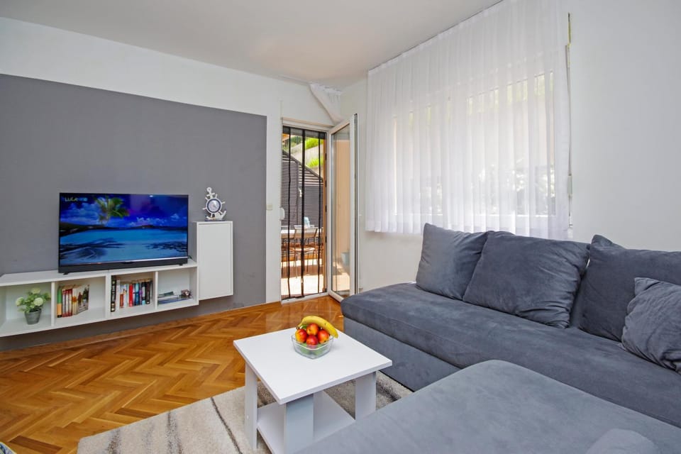 Kristina Apartment in Baška Voda