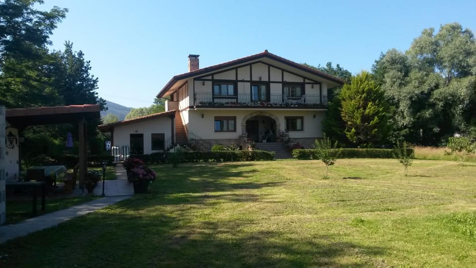 Facade/entrance, Natural landscape, Garden