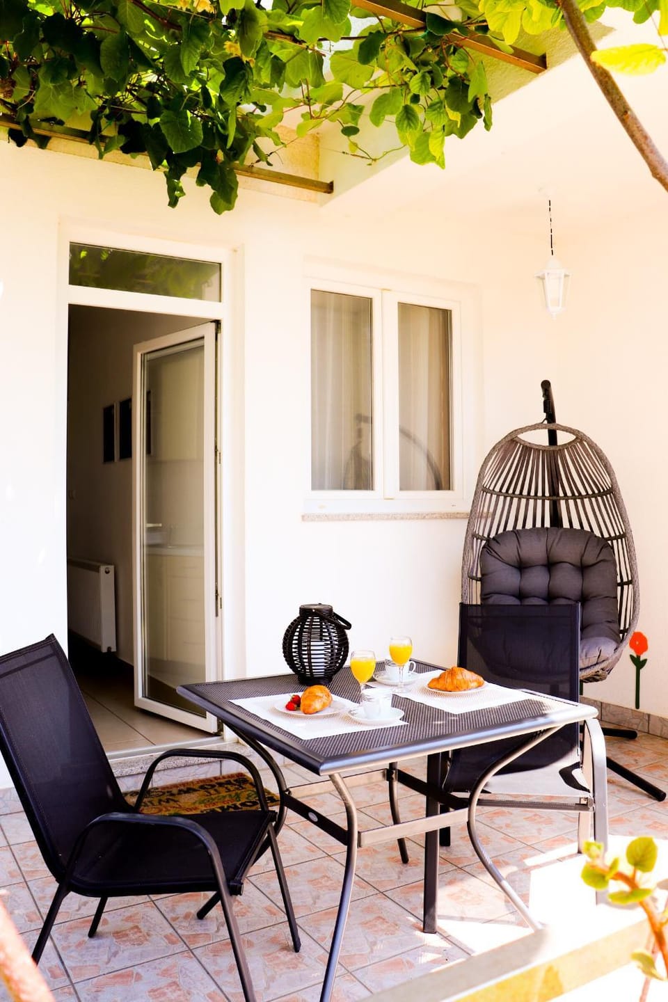 Garden, Seating area, Garden view