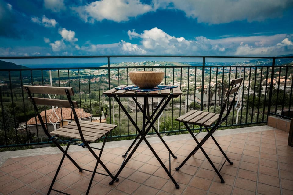 Natural landscape, View (from property/room), Balcony/Terrace