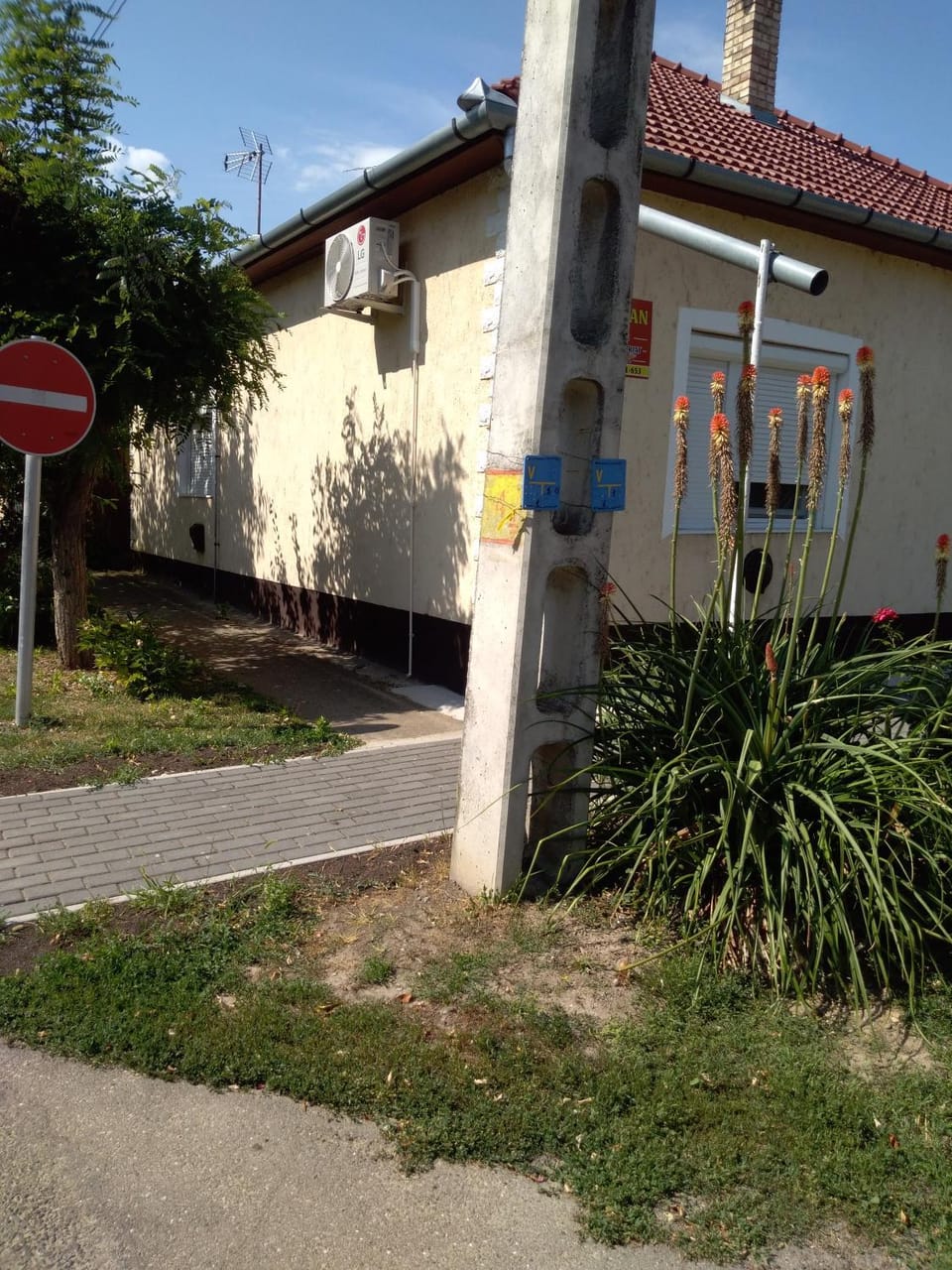 Property building, Quiet street view
