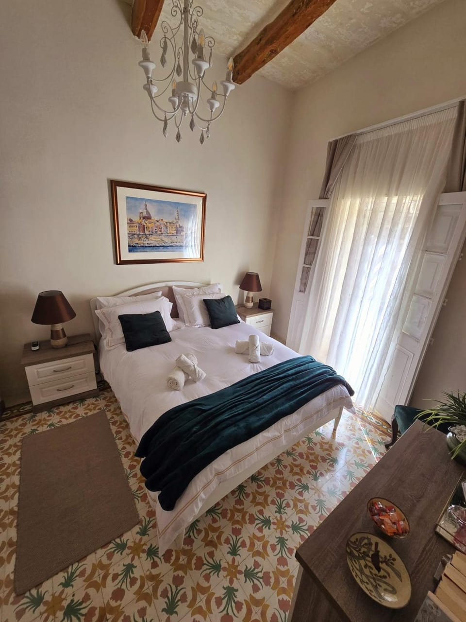 Bed, Bedroom, towels