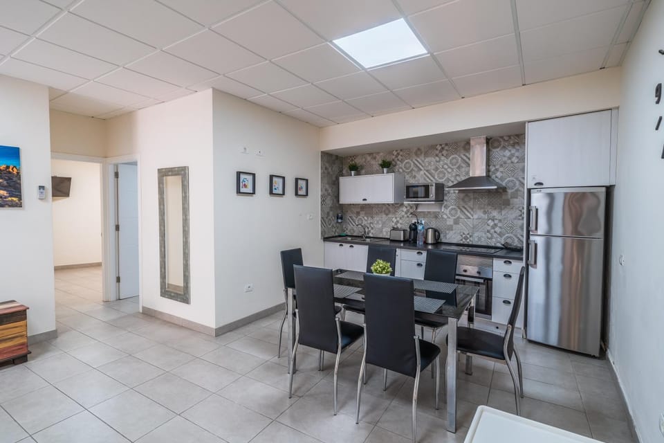 El Puente Holiday Home -Airport Apartment in Comarca Sur