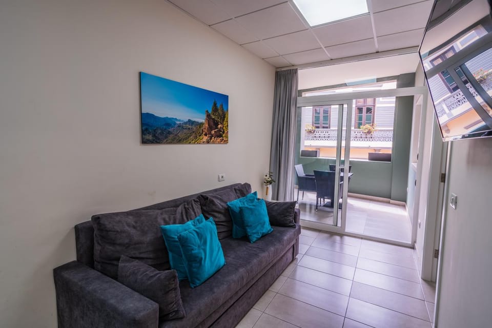 El Puente Holiday Home -Airport Apartment in Comarca Sur