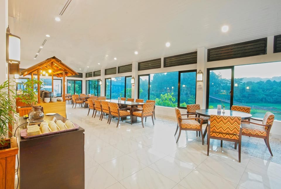 Restaurant/places to eat, Seating area