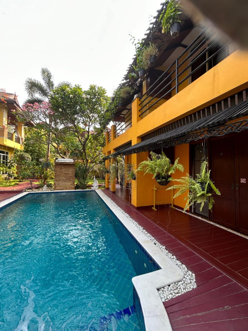 Property building, Day, Swimming pool