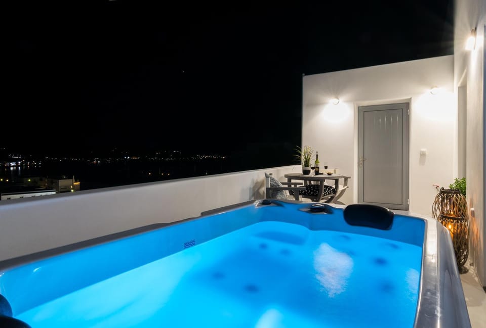 Patio, Hot Tub, Balcony/Terrace