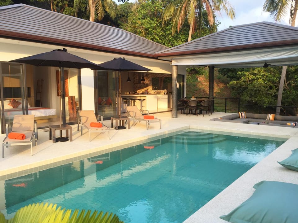 Balcony/Terrace, Swimming pool