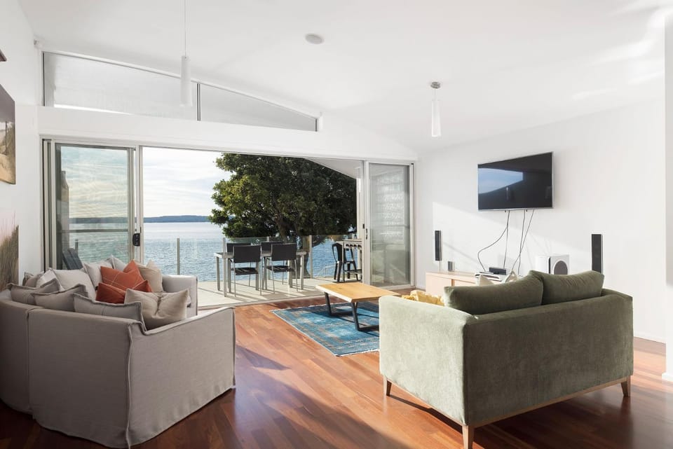 Breath Taking Waterfront House in Corlette