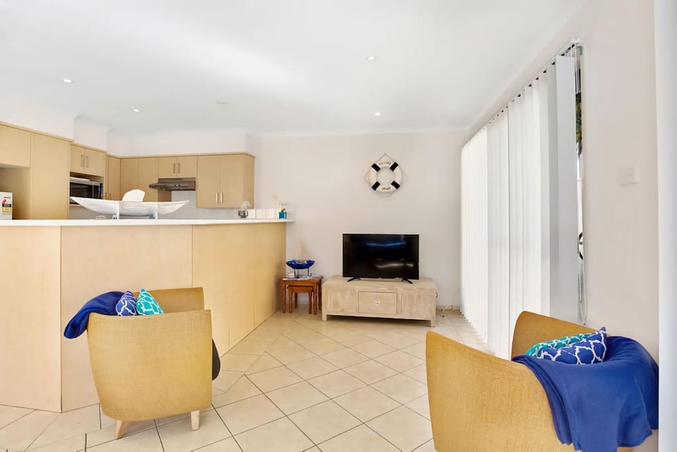 Townhouse in the heart of Port Stephens House in Corlette