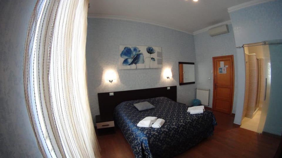 Day, Photo of the whole room