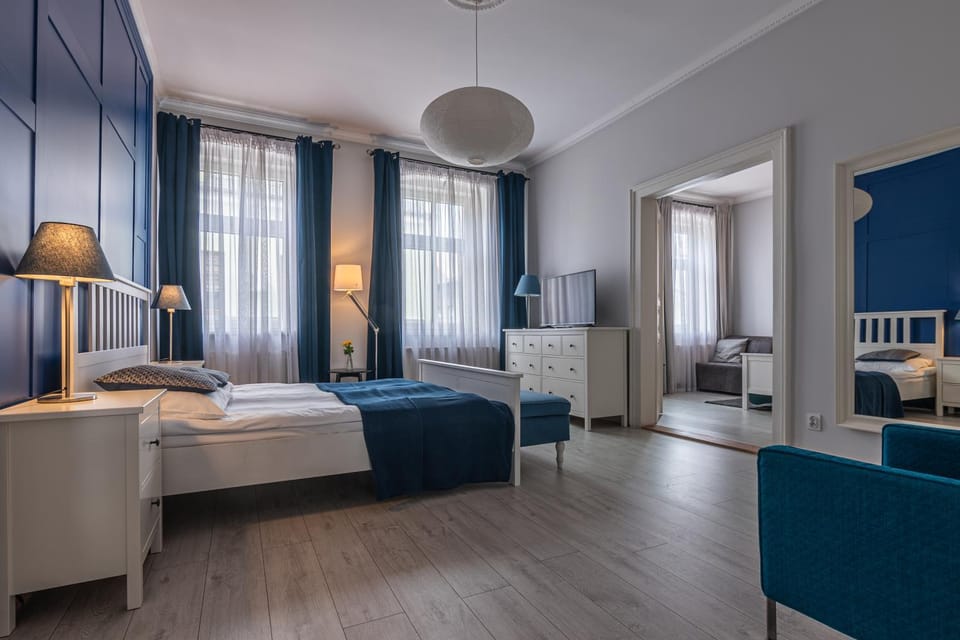 Bedroom, Inner courtyard view