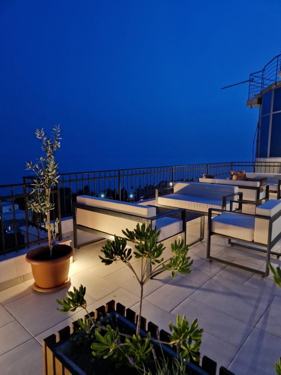 Property building, Balcony/Terrace, Sea view