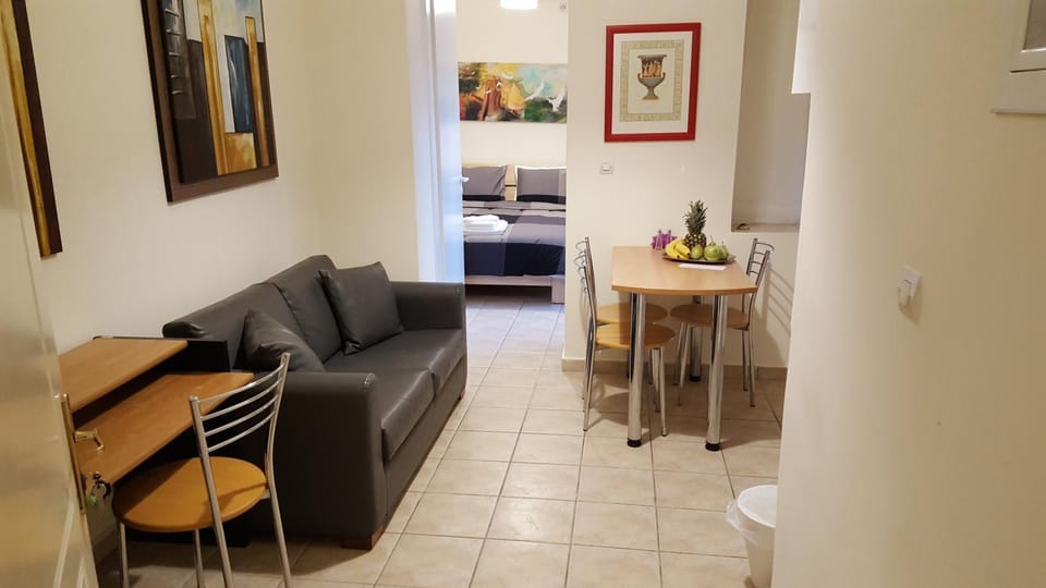 Kitchen or kitchenette, Living room, Dining area, Bedroom