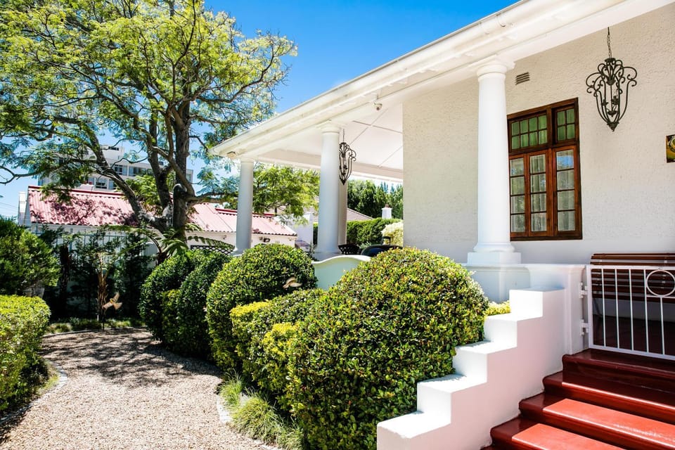 Patio, Facade/entrance