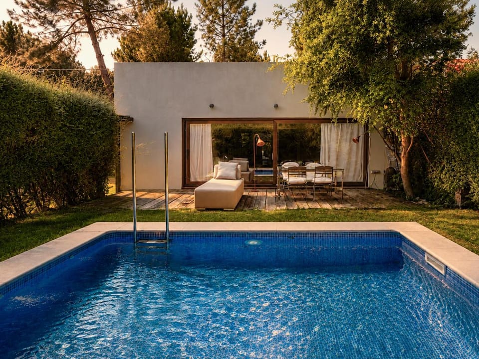 Swimming pool, sunbed