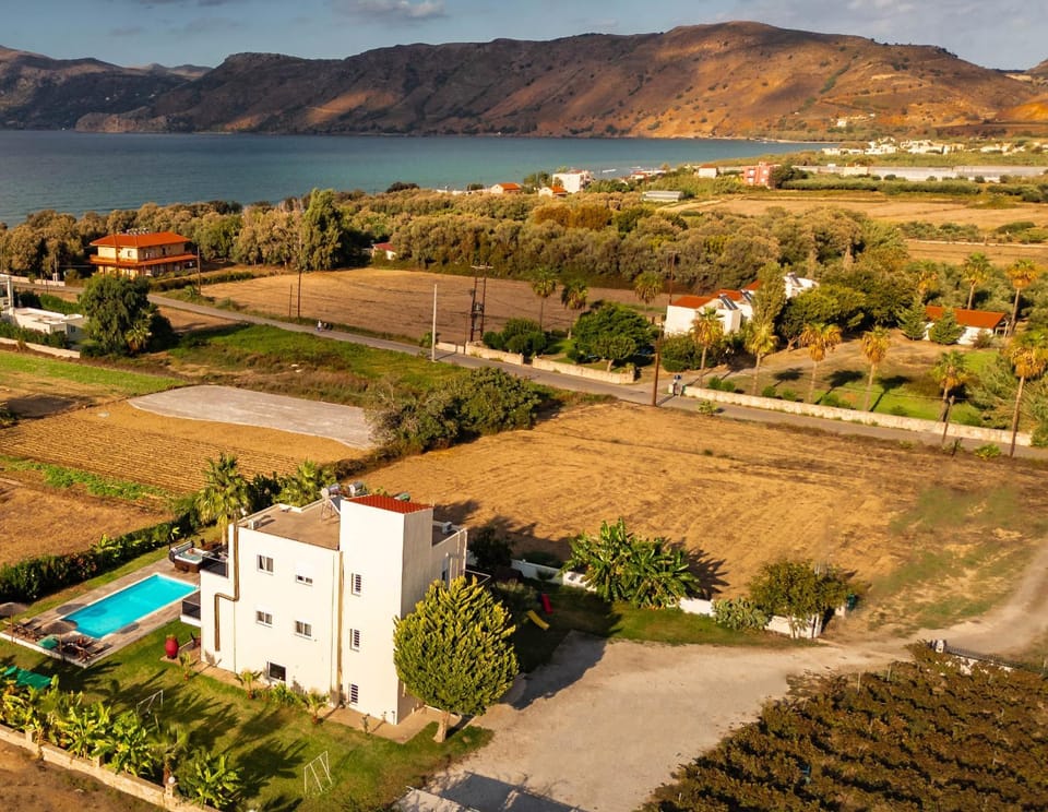 Neighbourhood, Lake view, Pool view, Sea view, Swimming pool