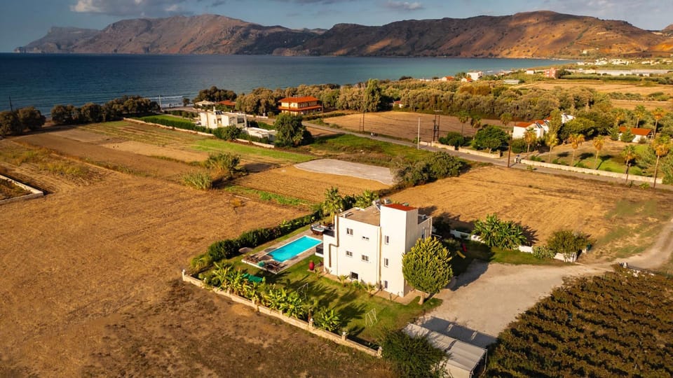 Property building, Patio, Restaurant/places to eat, People, Bird's eye view, Summer, BBQ facilities, Children play ground, Garden, Balcony/Terrace, Balcony/Terrace, Beach, Beach, Sea view, Sea view, Swimming pool, Location, Quiet street view