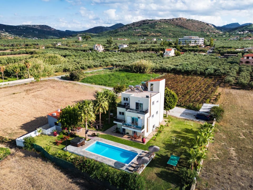 Property building, Restaurant/places to eat, Bird's eye view, Mountain view, Mountain view, Swimming pool, Breakfast