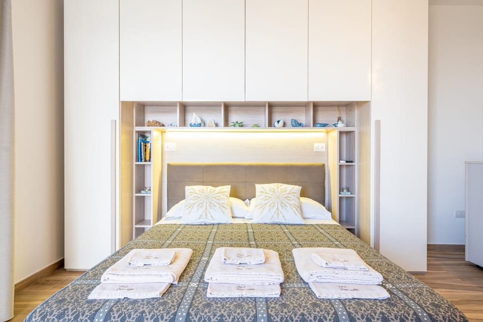 Bed, Photo of the whole room, Bedroom, towels, wardrobe