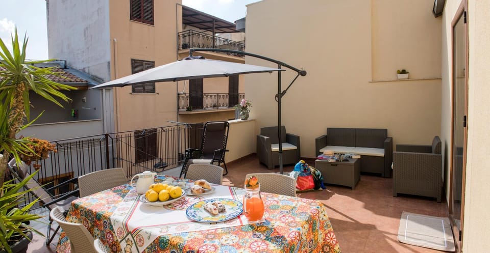 Patio, Day, View (from property/room), Balcony/Terrace, Balcony/Terrace, Living room, Food and drinks, Seating area, Dining area, Food, sunbed