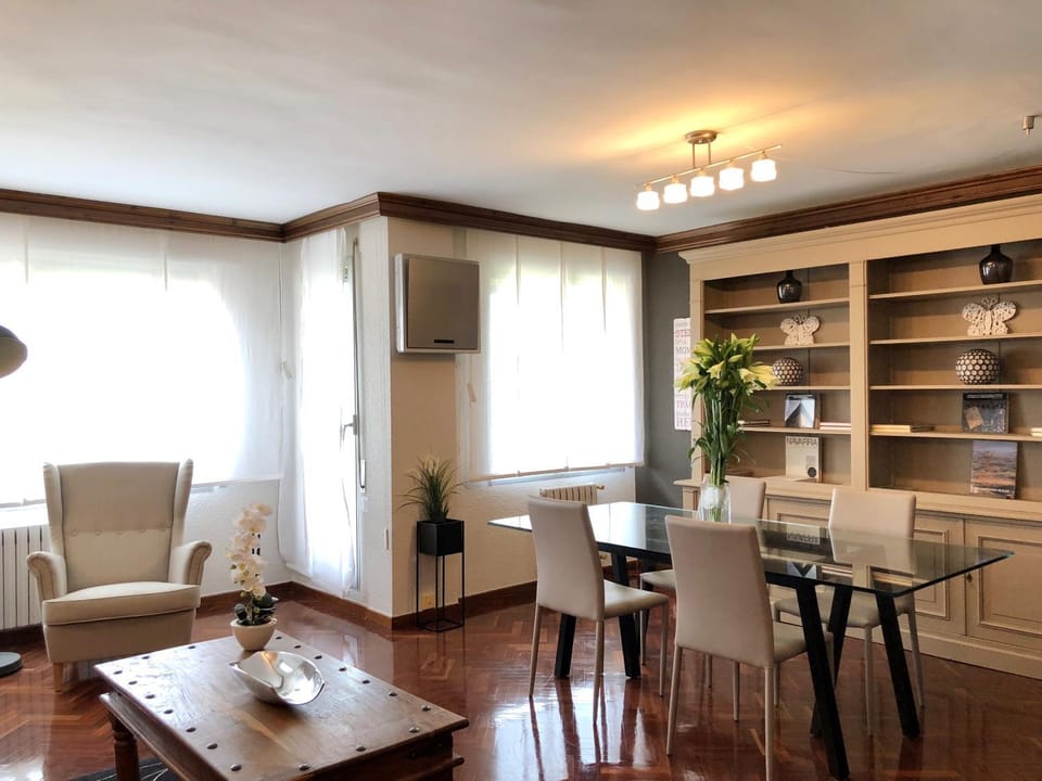 Living room, Lounge or bar