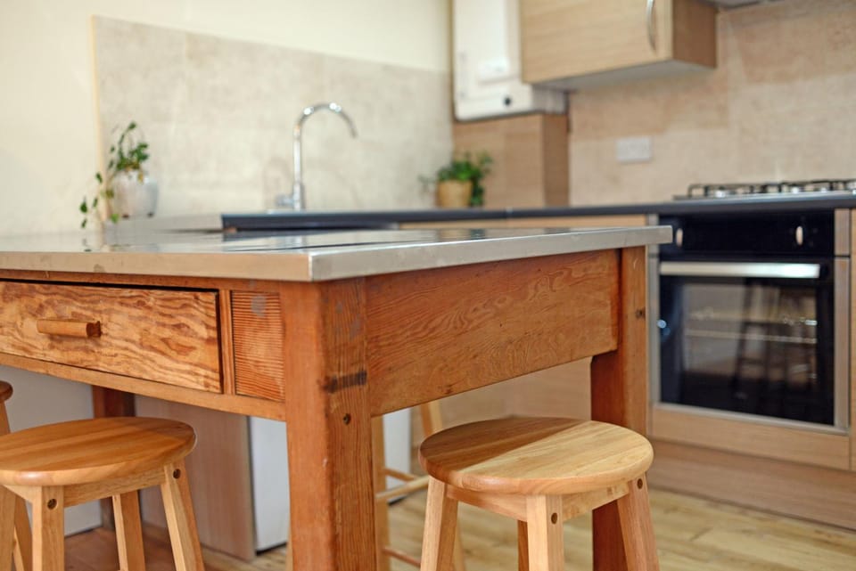 London's Central East End 2 Bedroom City Apartments Apartment in London Borough of Hackney