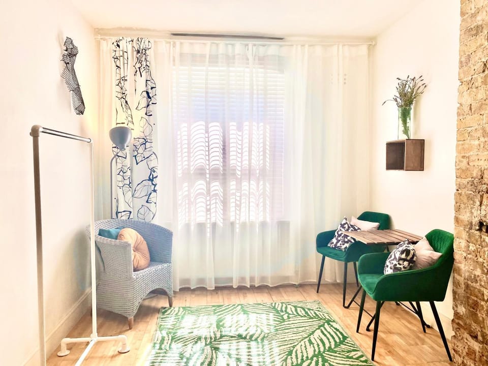 London's Central East End 2 Bedroom City Apartments Apartment in London Borough of Hackney