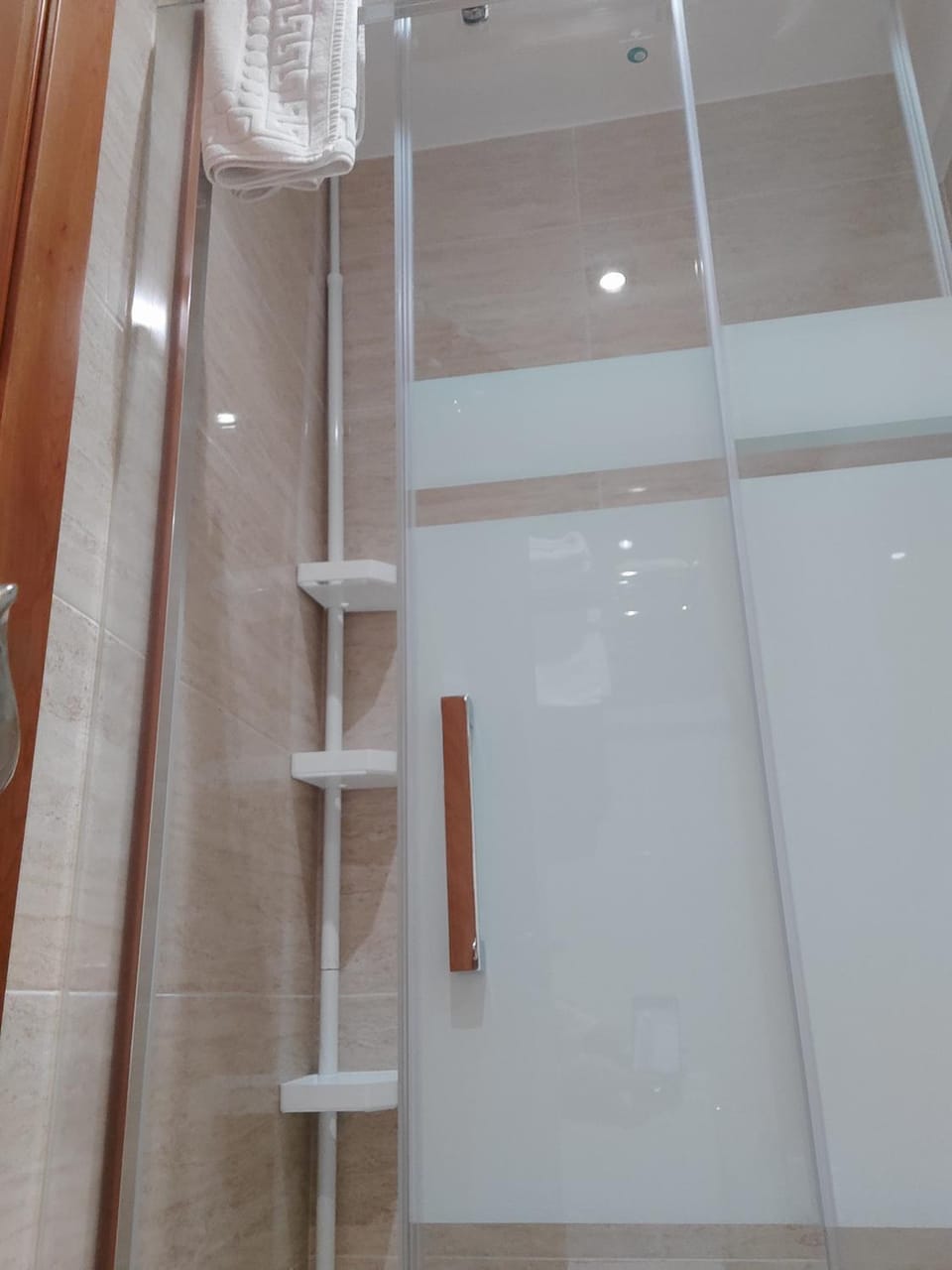 Shower, Bathroom, towels