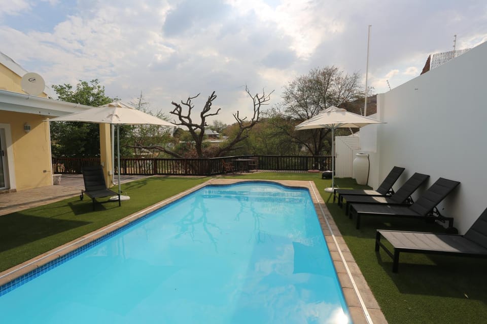 Swimming pool, Swimming pool