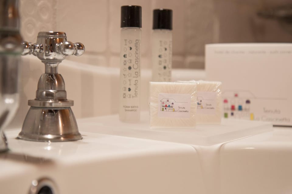 Bathroom, Decorative detail