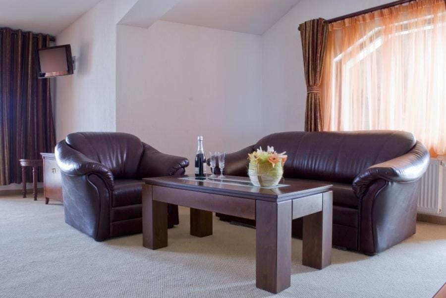 TV and multimedia, Seating area