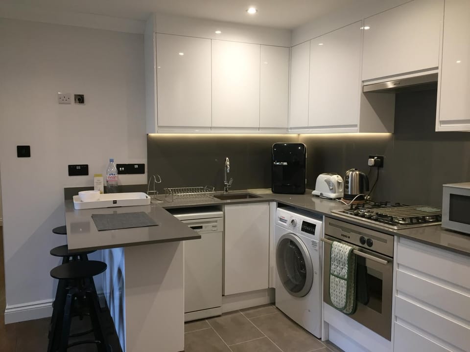 Lexham Gardens Lodge 5 Apartment in City of Westminster