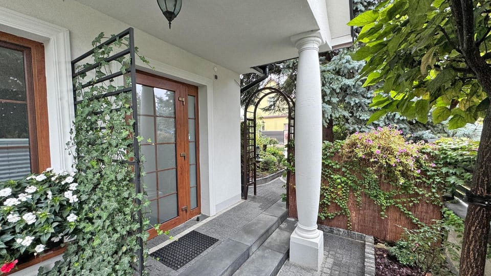 Facade/entrance, Garden, Garden view